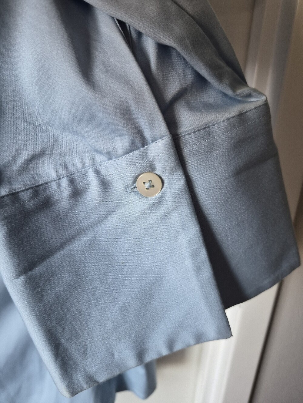 Banana Republic Women's XL Petite Light Blue Button-Up Blouse - Picture 4 of 5